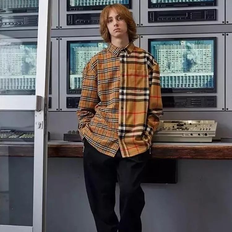 burberry为什么logo不一样,burberry的新logo在什么时候换的