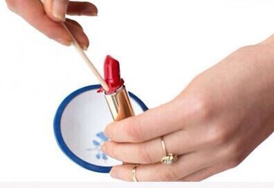 摔碎的粉饼、断掉的口红不要扔，化妆品“破镜重圆”之术很简单！