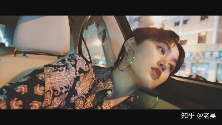 短发留发尴尬期40岁,短发怎么留长才不会尴尬