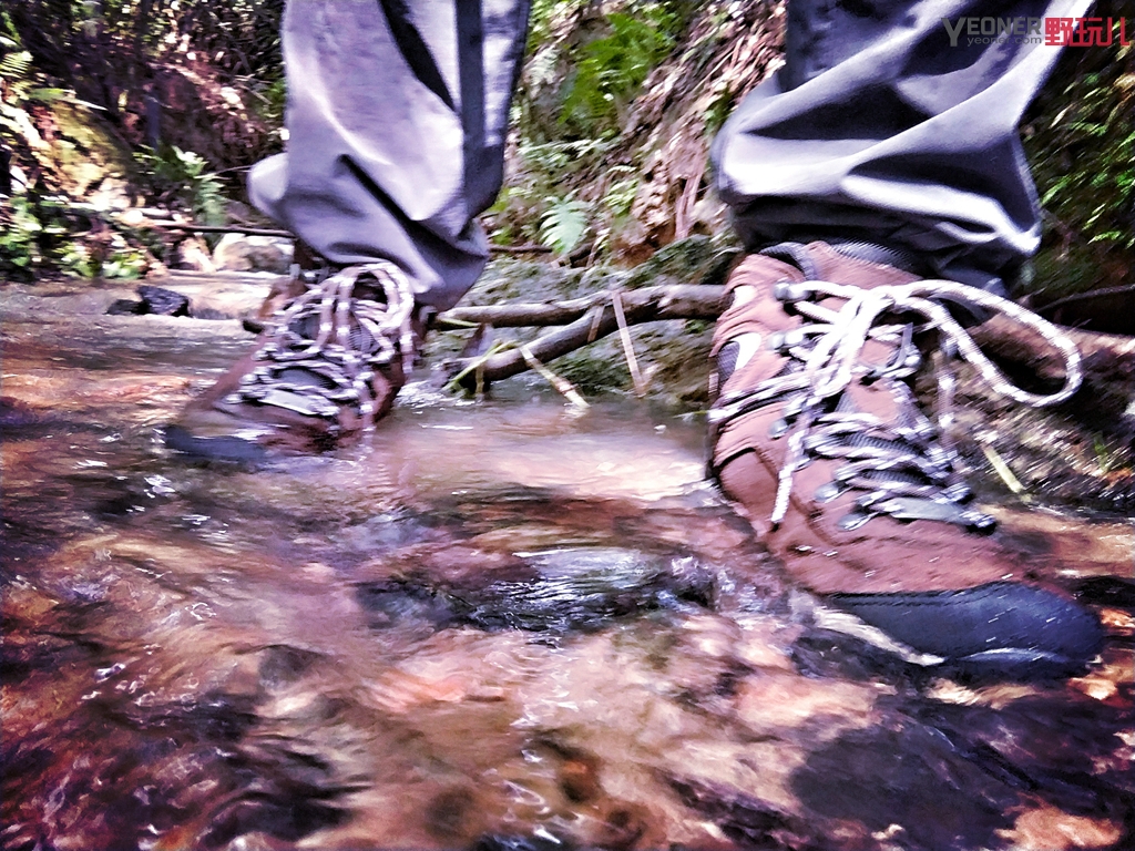 探路者新款登山鞋测评,探路者高帮登山鞋怎么样