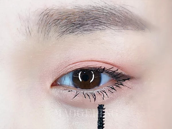 日常简单又好看的妆容应该怎么画,超简单的妆步骤