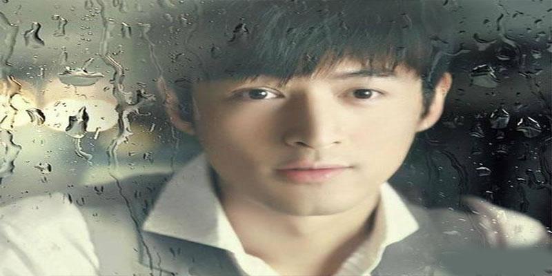 额头有一条沟是什么,额头上有个尖尖的地方