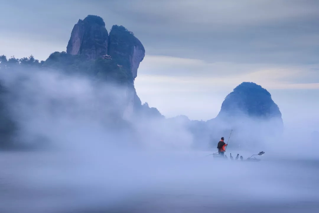 共享时代来临，龙虎山惊现共享神仙，扫码即可开启实现欲望之路！