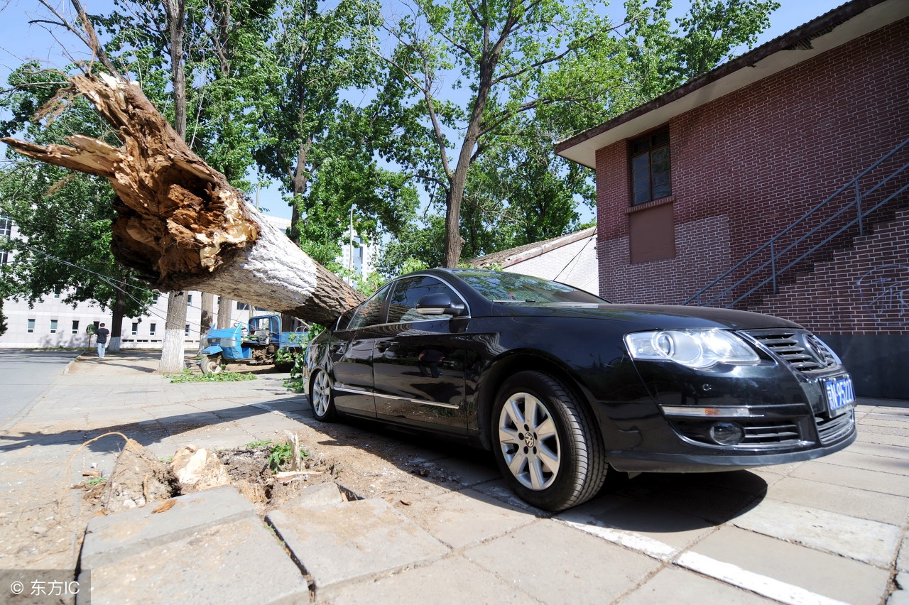 13年迈腾1.8t豪华版现在值得买吗,17年迈腾1.8t豪华版二手车多少钱