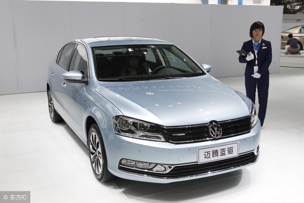 13年迈腾1.8t豪华版现在值得买吗,17年迈腾1.8t豪华版二手车多少钱