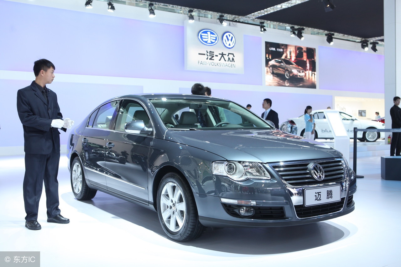 13年迈腾1.8t豪华版现在值得买吗,17年迈腾1.8t豪华版二手车多少钱