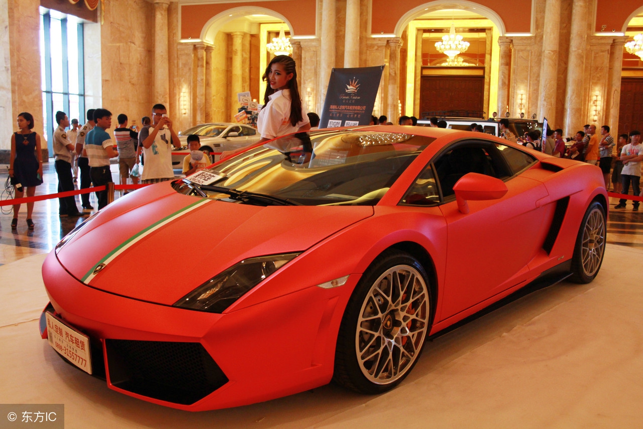 13年迈腾1.8t豪华版现在值得买吗,17年迈腾1.8t豪华版二手车多少钱