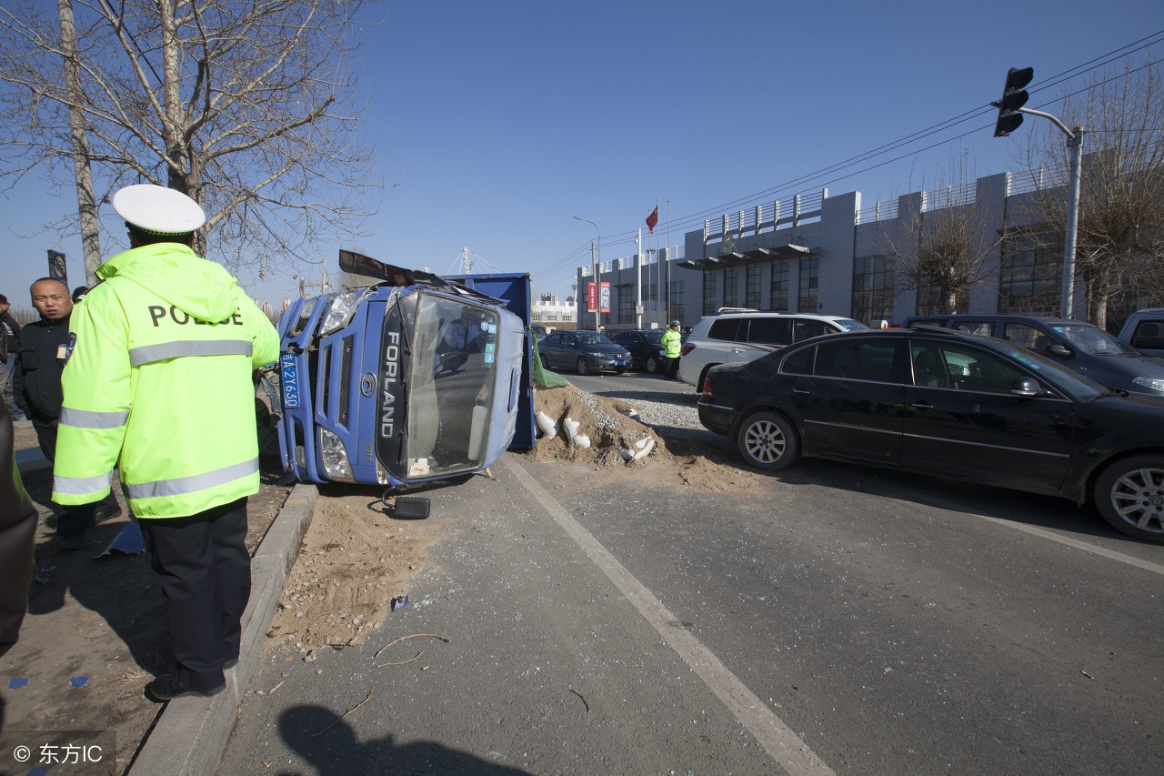 13年迈腾1.8t豪华版现在值得买吗,17年迈腾1.8t豪华版二手车多少钱