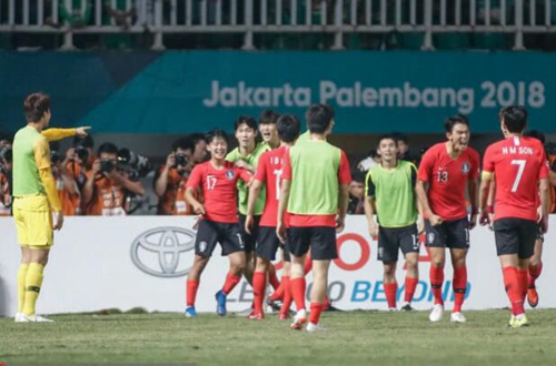 孙兴慜压力大？韩国男足亚运终夺冠，不然这两人会被韩媒体骂死！