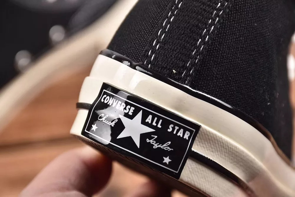 粉丝关注了，白送一双Converse经典ALLSTAR，一起来作吧