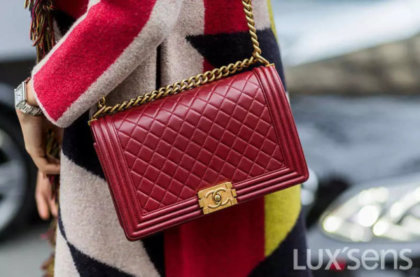 lv和chanel的包一般多少钱,lv的二手包包会比一手的贵