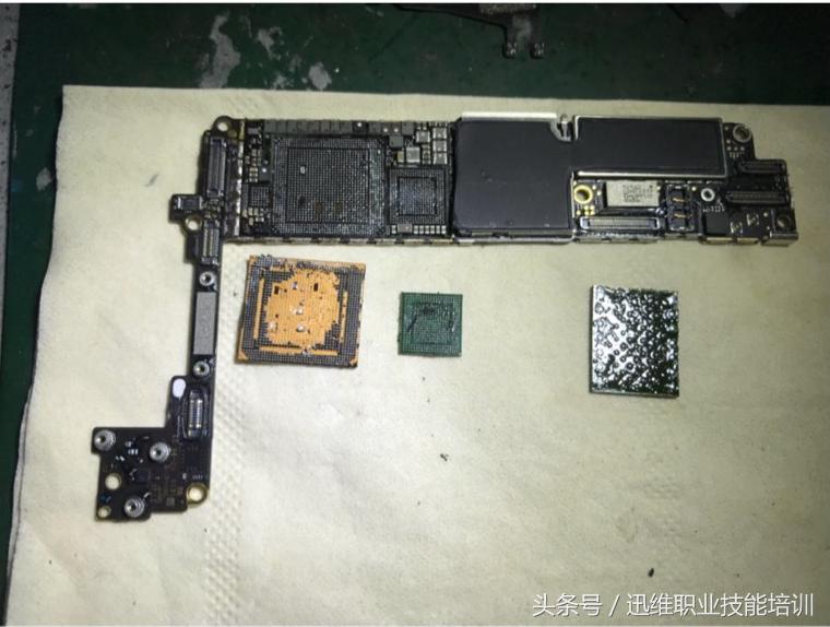 为报废的iPhone7换主板，CPU基带硬盘全拆，这手工让你大饱眼福