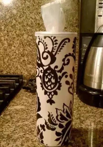 薯片筒千万别扔妙用还真不少,吃完的薯片筒先别扔