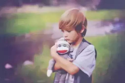 孩子说话结巴是脑神经受损的吗,孩子突然口吃是什么病的先兆