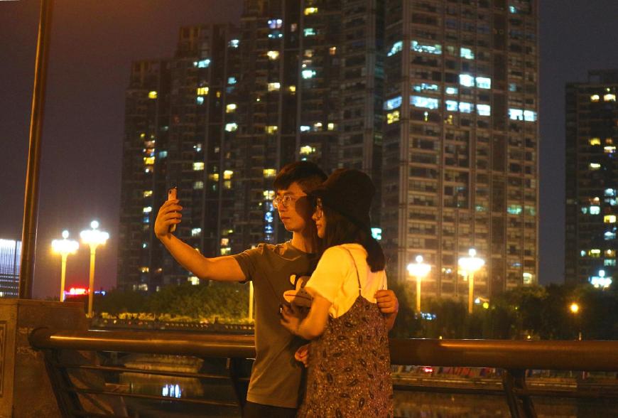 夜色中的九眼桥,美丽夜景太迷人成都九眼桥酒吧