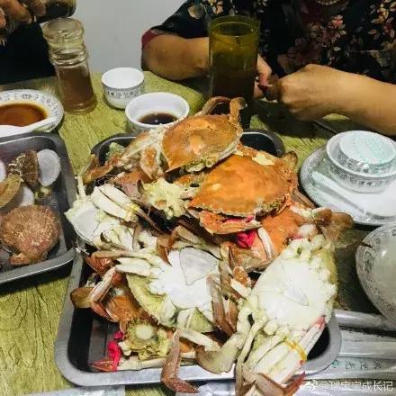 开海了！抖音上的小姐姐，来烟台吧！海鲜管够……