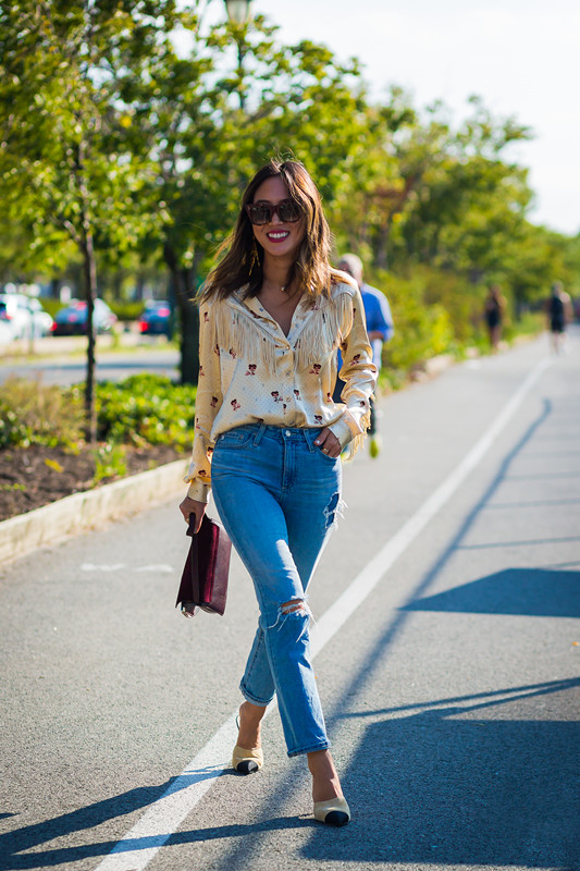 为什么牛仔裤一穿就有味道,牛仔裤味道重穿了对身体会有害吗