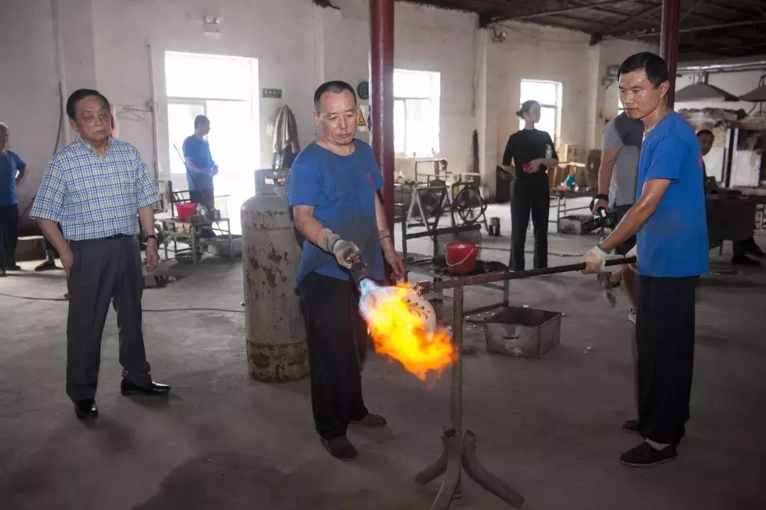 下工厂进车间，“80后”韩美林勃发生命本质里的艺术渴望