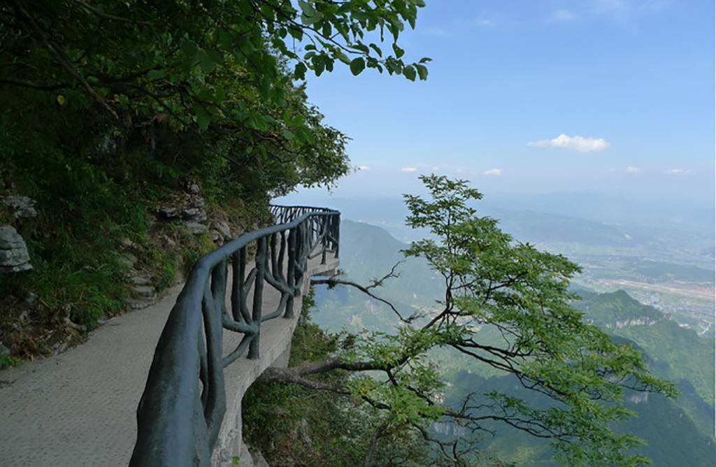 张家界天门山玻璃栈道哪个最刺激,张家界天门山玻璃栈道旅游攻略