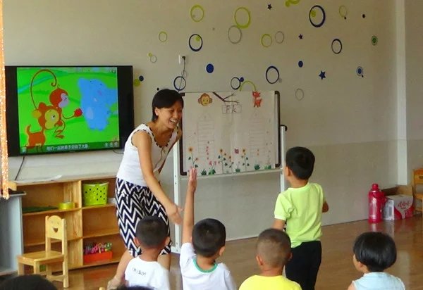 幼儿园老师把嗓子喊哑了怎么办,幼儿园老师保护嗓子的10个小秘诀
