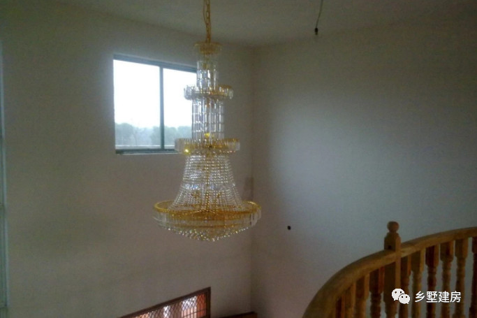 看看花200万乡下建的别墅外观,只花了33万修的农村小别墅