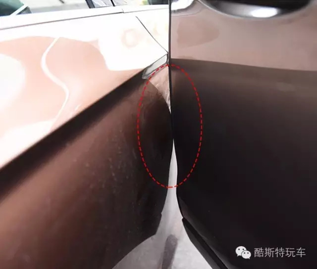 开门碰到隔壁车门磕掉一点漆,车门边缘开门碰掉漆怎么修复