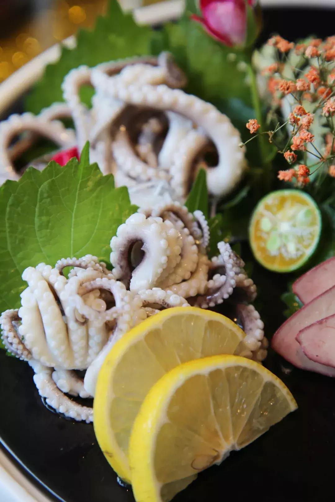 一千斤巨型龙虾,18斤巨型龙虾