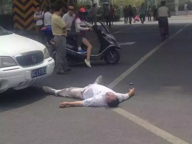 车主撞死碰瓷者,不小心撞伤了碰瓷者要担责吗