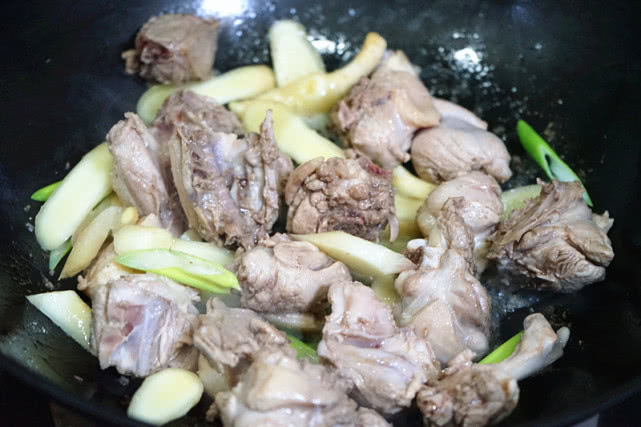 去除鸭肉腥味的调料有哪些,去掉鸭肉的臭味小秘方