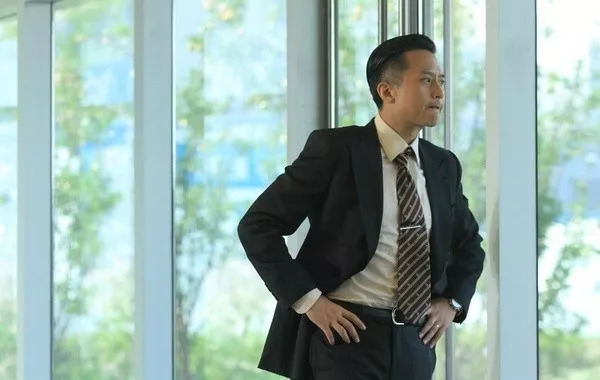 邓超为新戏暴瘦40斤，晕厥6次，网友：“简直是中国版阿米尔汗”