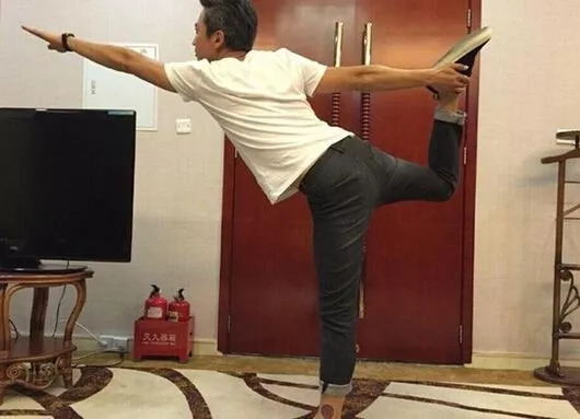 邓超为新戏暴瘦40斤，晕厥6次，网友：“简直是中国版阿米尔汗”