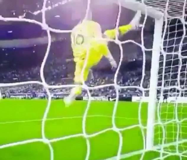 顶级门神布冯惊天大扑救,门神布冯惊天大扑救