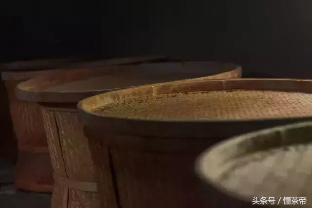 茶叶返青是什么样子的,茶叶放久了怎么处理恢复正常