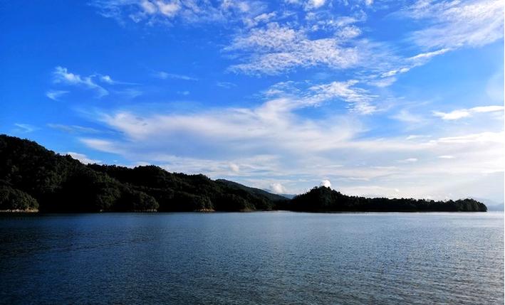 黄山太平湖碧波如镜,太平湖如一幅水墨