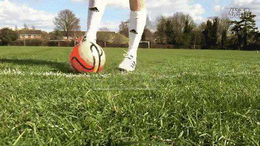 原地变向和过人变向,足球左右脚变向过人教学