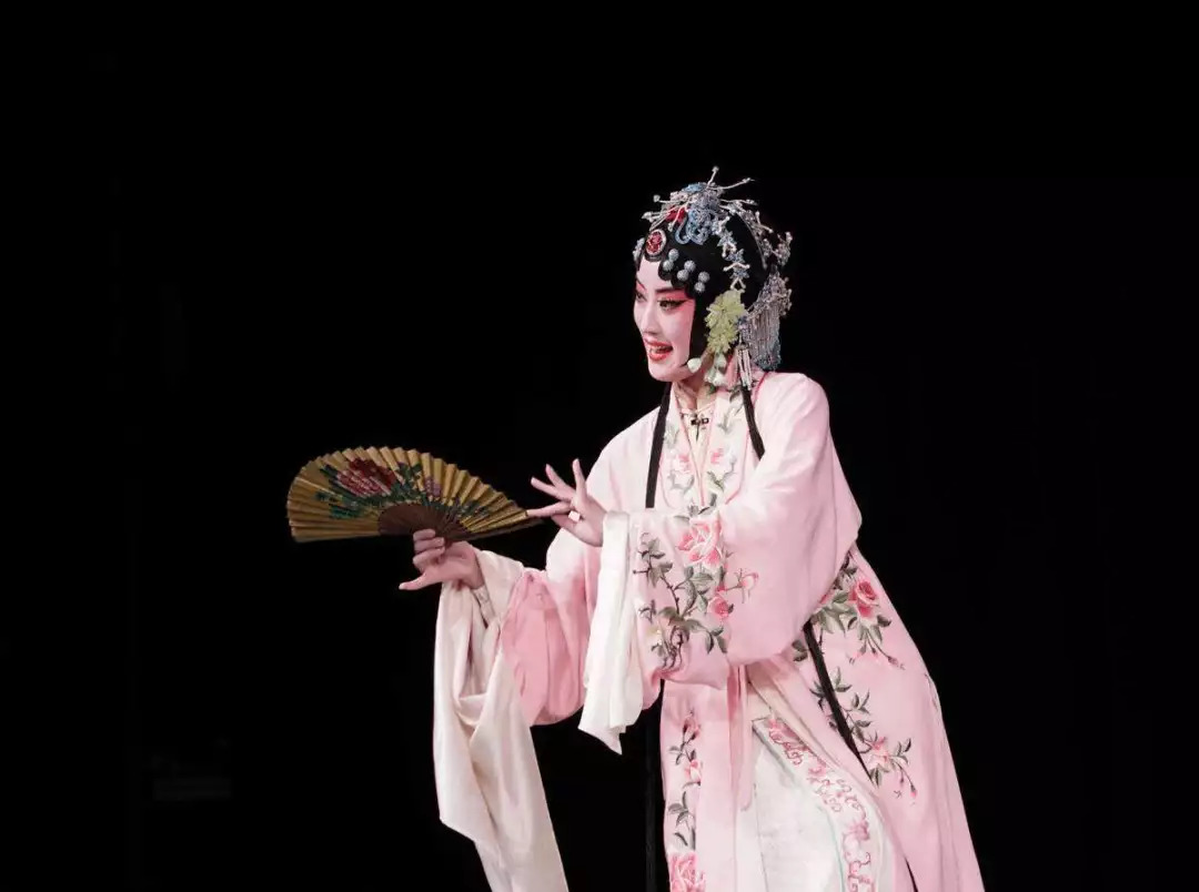 重头解读《睡美人》：女性被压抑的*欲情**和自我