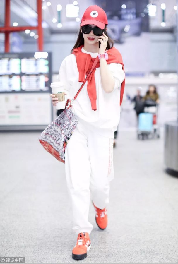 长衬衫搭配什么好看,长衬衫里面穿什么