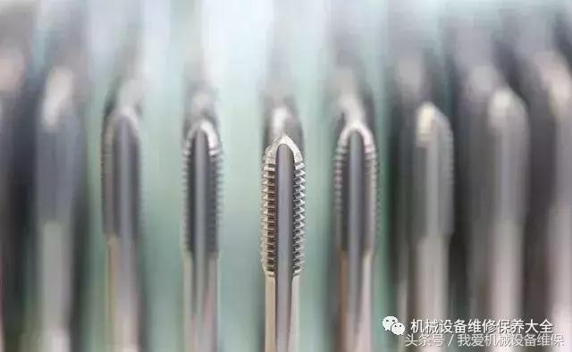 丝锥断到孔里怎样处理,丝锥断了能用钻头钻吗