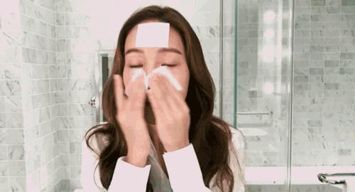 睡一觉毛孔都隐形？顺便还白了2个度，这款整形面膜我服了……