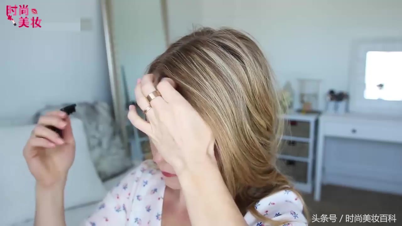 编发教程看发型师如何简单盘发,发型女生中款编发盘发