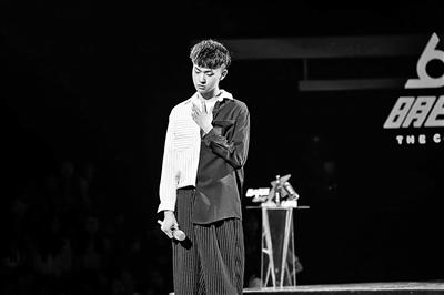 争夺“明日之子”：“土而奇”者的暗战