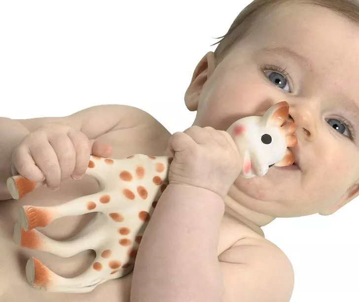 宝宝牙有洞牙痛怎么办,婴儿咬冰牙胶缓解牙痛