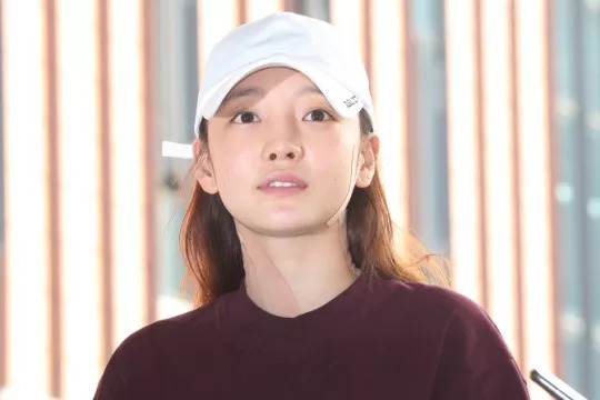 韩国女星被男友以*爱性**视频威胁：从阿娇到具荷拉，为何受伤害的总是女性？