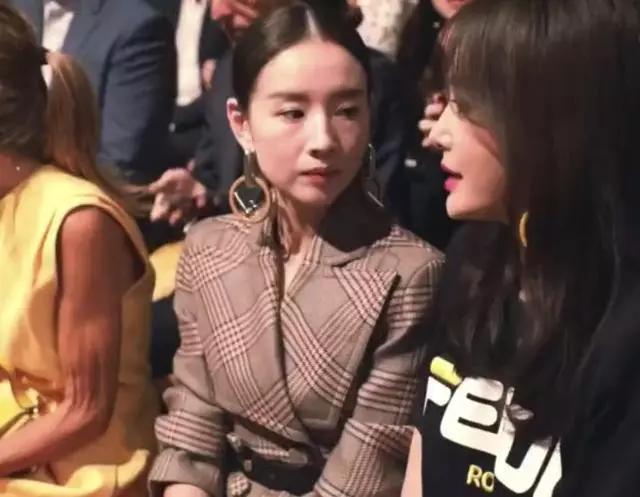 40岁董洁与33岁袁姗姗同框,秦岚董洁气质对比