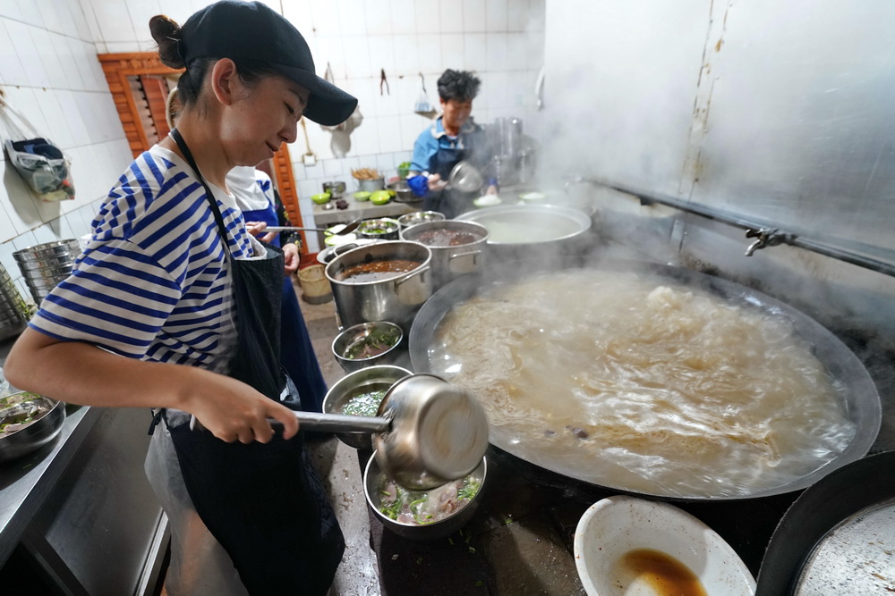 跟乡下大哥游建水完美攻略，不一样的感觉和体会：原来临安这么美