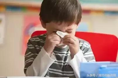 小孩嘴唇发肿什么原因,孩子嘴唇发紫呼吸困难