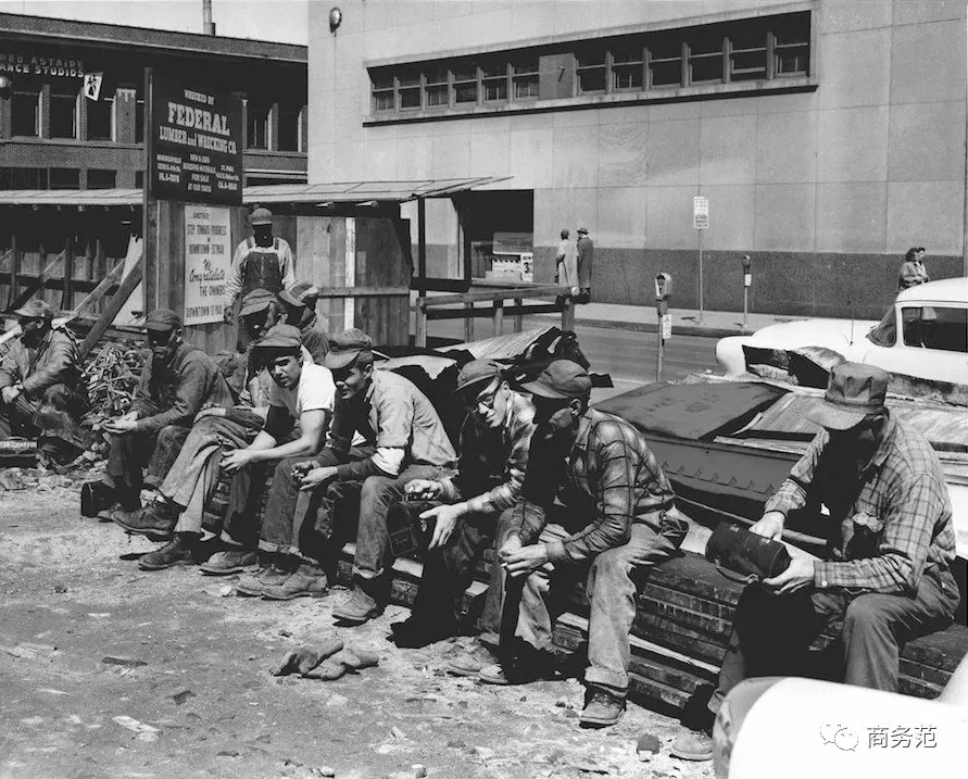 男人必须有一双马丁靴,男人必备的几双靴子