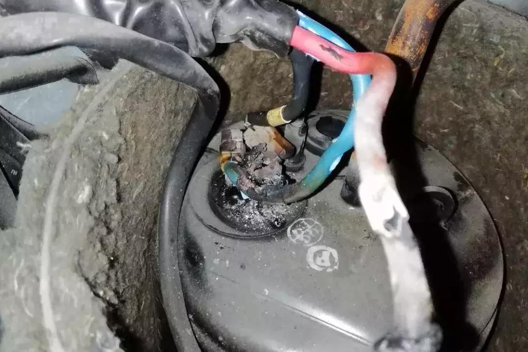 空调电源引起的故障该如何维修,空调电源坏了怎么回事