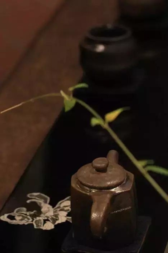 柴烧瓷器：看似不完美，有的人却爱不释手，魅力何在？