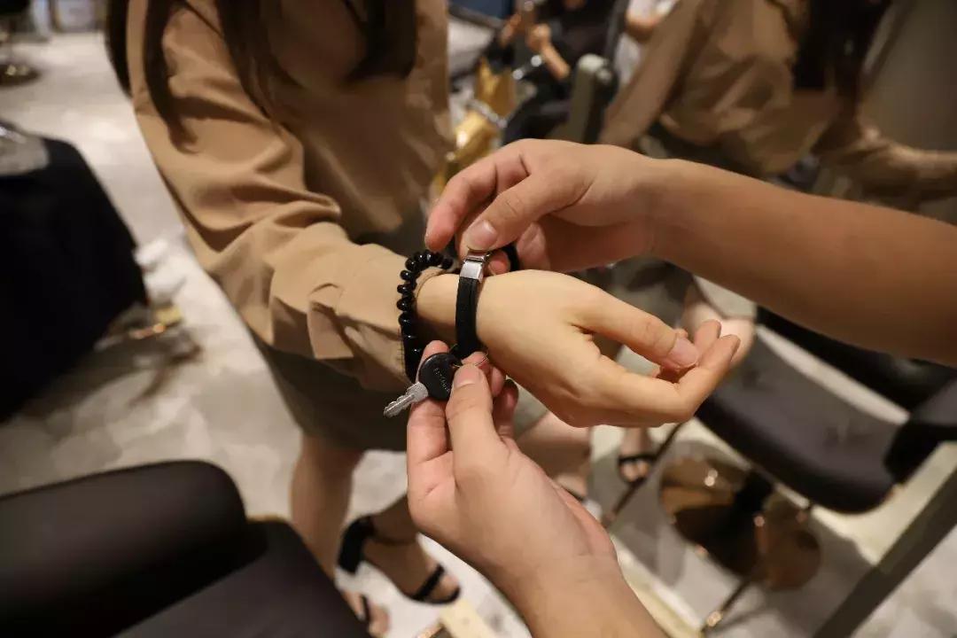 来高德置地这家网红店染发，头发居然变成这样……！